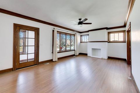 Tiny photo for 57 Chestnut Avenue, Clarendon Hills, IL 60514 (MLS # 12588845)