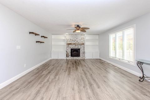 Tiny photo for 301 Lake Shore Circle, Bloomington, IL 61704 (MLS # 12596310)