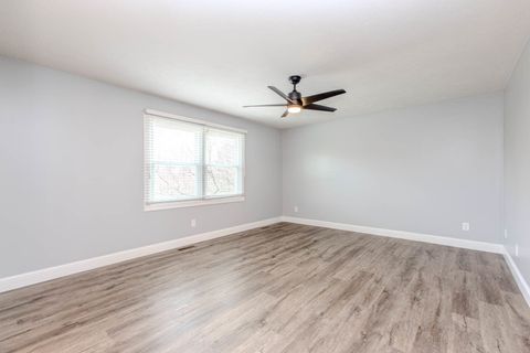 Tiny photo for 301 Lake Shore Circle, Bloomington, IL 61704 (MLS # 12596310)