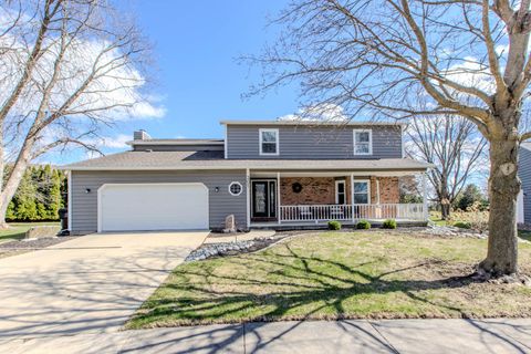 Tiny photo for 301 Lake Shore Circle, Bloomington, IL 61704 (MLS # 12596310)