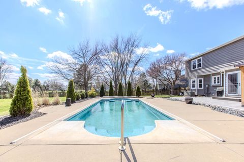 Tiny photo for 301 Lake Shore Circle, Bloomington, IL 61704 (MLS # 12596310)