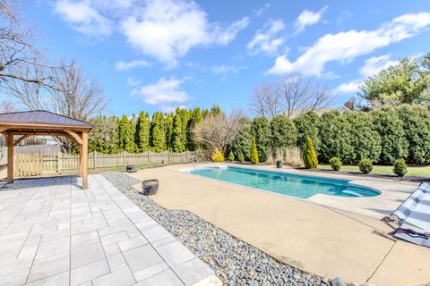 Tiny photo for 301 Lake Shore Circle, Bloomington, IL 61704 (MLS # 12596310)