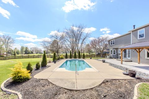 Tiny photo for 301 Lake Shore Circle, Bloomington, IL 61704 (MLS # 12596310)