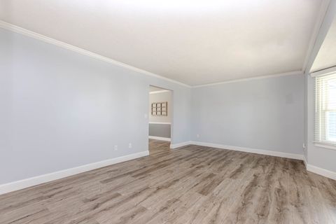 Tiny photo for 301 Lake Shore Circle, Bloomington, IL 61704 (MLS # 12596310)