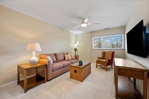 Tiny photo for 1 N Dee Road #1C, Park Ridge, IL 60068 (MLS # 12606878)