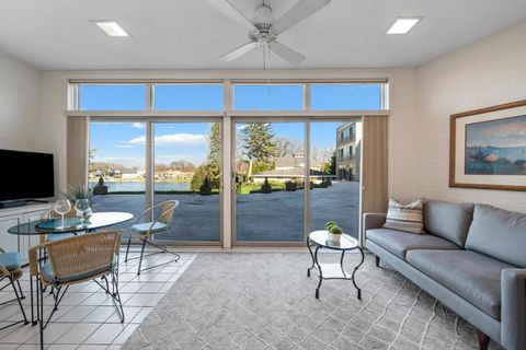 Tiny photo for 1 N Dee Road #1C, Park Ridge, IL 60068 (MLS # 12606878)