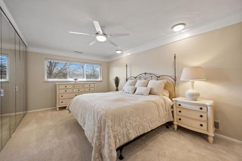 Tiny photo for 1 N Dee Road #1C, Park Ridge, IL 60068 (MLS # 12606878)