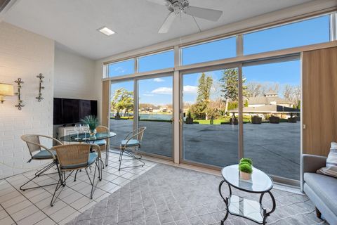 Tiny photo for 1 N Dee Road #1C, Park Ridge, IL 60068 (MLS # 12606878)