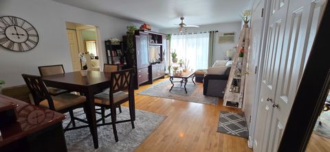 Tiny photo for 10467 DEARLOVE Road #6, Glenview, IL 60025 (MLS # 12567065)