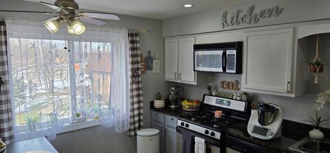 Tiny photo for 10467 DEARLOVE Road #6, Glenview, IL 60025 (MLS # 12567065)