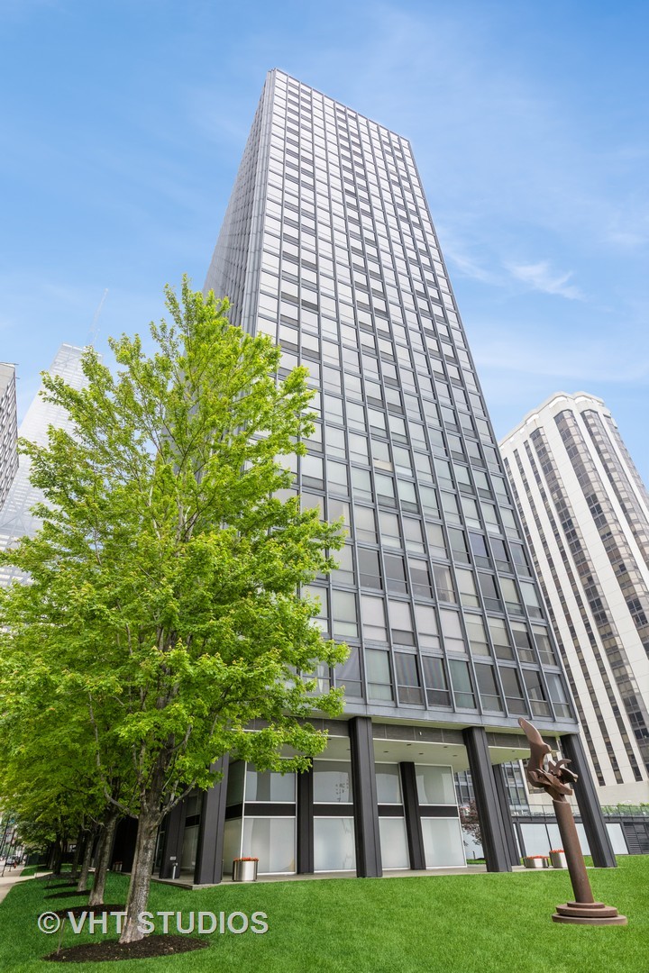 900 N LAKE SHORE Drive 506