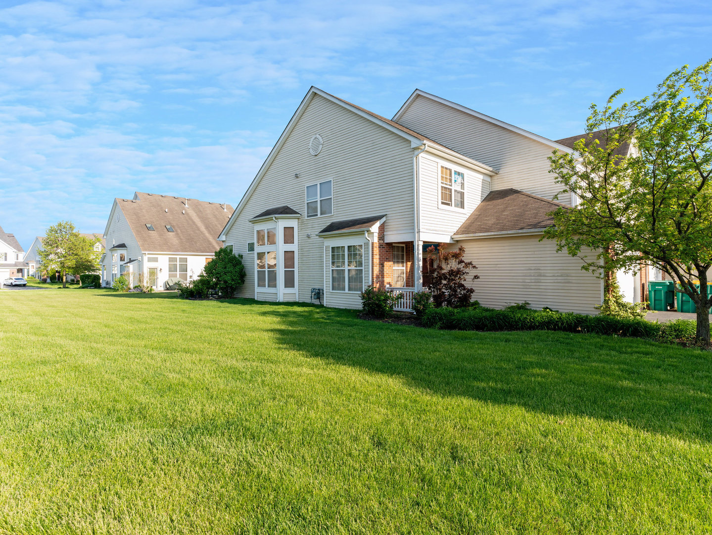 View Joliet, IL 60431 townhome