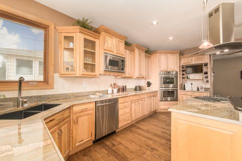 Tiny photo for 7245 W Lee Street, Niles, IL 60714 (MLS # 12579865)