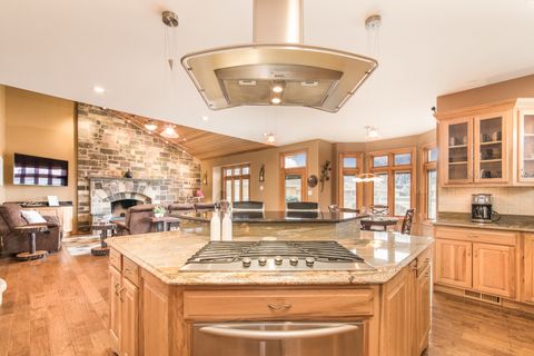 Tiny photo for 7245 W Lee Street, Niles, IL 60714 (MLS # 12579865)