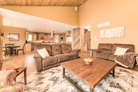 Tiny photo for 7245 W Lee Street, Niles, IL 60714 (MLS # 12579865)