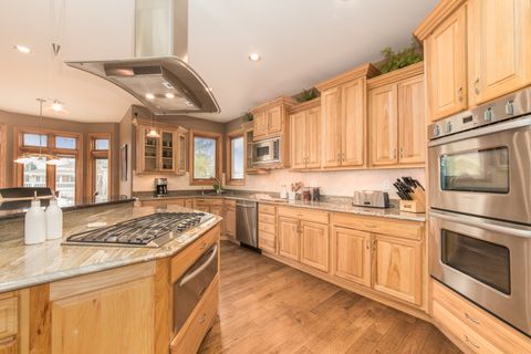 Tiny photo for 7245 W Lee Street, Niles, IL 60714 (MLS # 12579865)