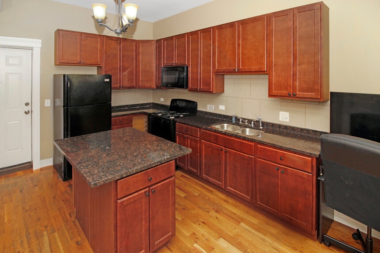 1439 S Saint Louis Avenue