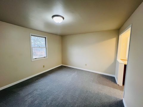 Tiny photo for 1007 Murphy Street, Eldorado, IL 62930 (MLS # 12550335)