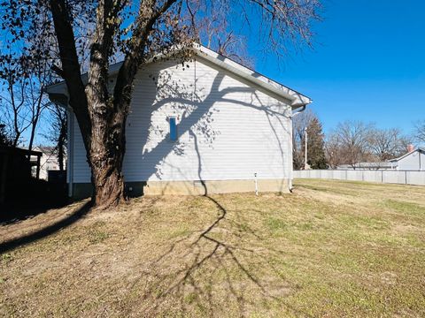 Tiny photo for 1007 Murphy Street, Eldorado, IL 62930 (MLS # 12550335)