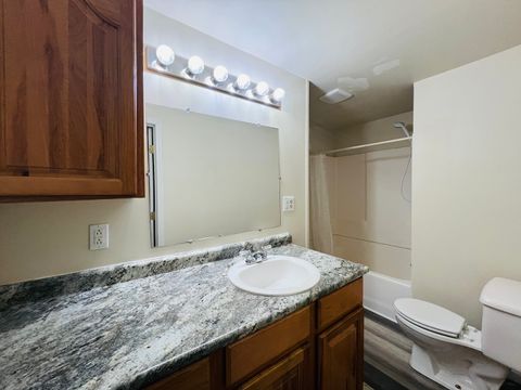 Tiny photo for 1007 Murphy Street, Eldorado, IL 62930 (MLS # 12550335)