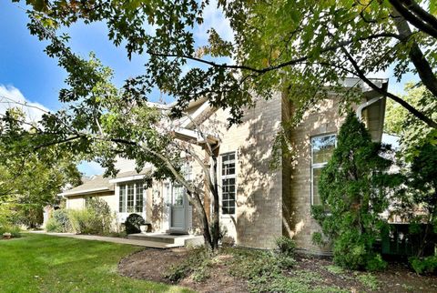 Tiny photo for 1735 Park Ridge Point, Park Ridge, IL 60068 (MLS # 12506056)