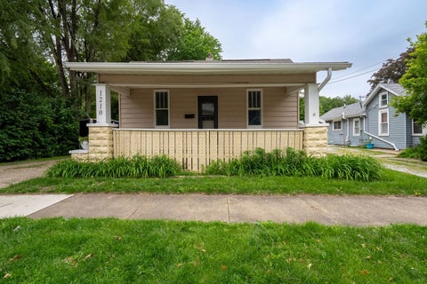Photo of 1210 N Madison Street, Bloomington, IL 61701 (MLS # 12652104)