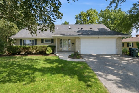 Photo of 817 Illinois Avenue, Batavia, IL 60510 (MLS # 12690609)