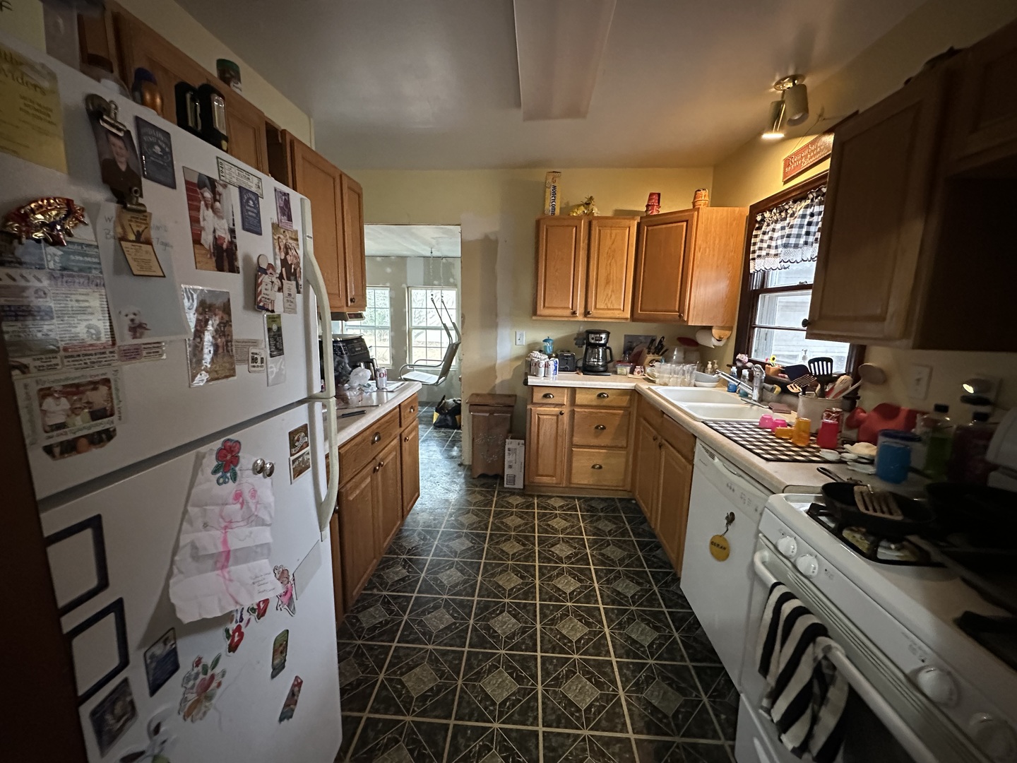 1410 Knoll Crest Drive