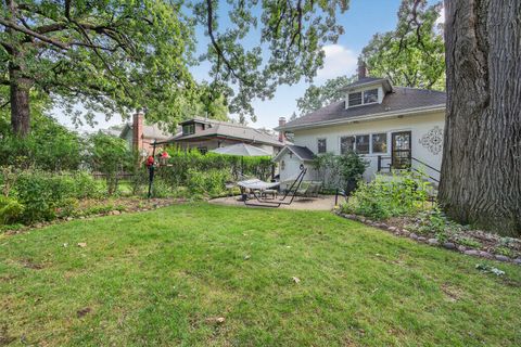 Tiny photo for 102 Keystone Avenue, River Forest, IL 60305 (MLS # 12582263)