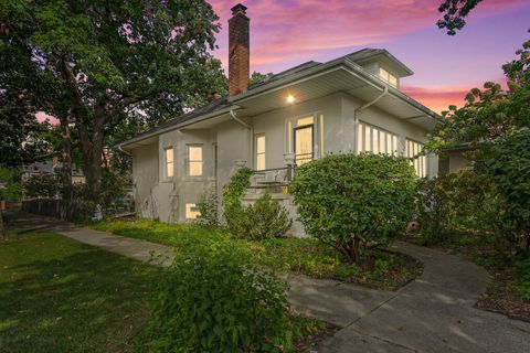 Tiny photo for 102 Keystone Avenue, River Forest, IL 60305 (MLS # 12582263)
