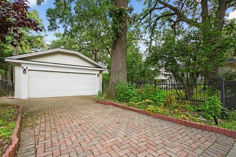 Tiny photo for 102 Keystone Avenue, River Forest, IL 60305 (MLS # 12582263)