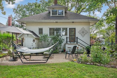 Tiny photo for 102 Keystone Avenue, River Forest, IL 60305 (MLS # 12582263)