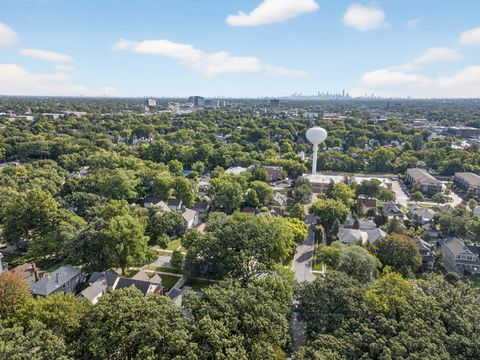 Tiny photo for 102 Keystone Avenue, River Forest, IL 60305 (MLS # 12582263)