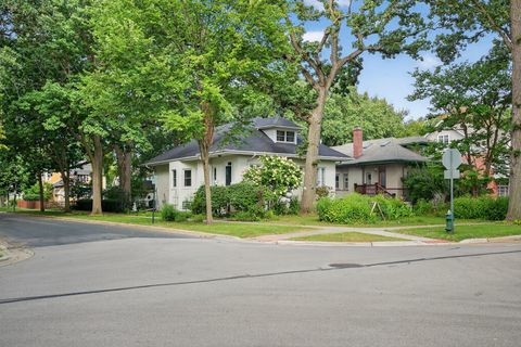 Tiny photo for 102 Keystone Avenue, River Forest, IL 60305 (MLS # 12582263)