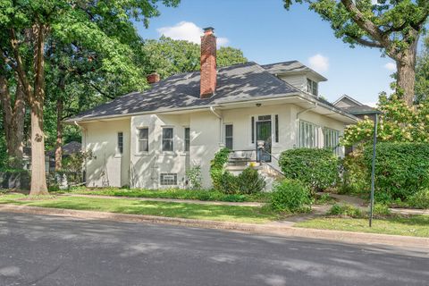 Tiny photo for 102 Keystone Avenue, River Forest, IL 60305 (MLS # 12582263)