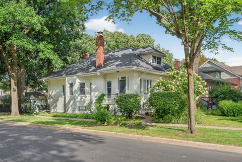 Tiny photo for 102 Keystone Avenue, River Forest, IL 60305 (MLS # 12582263)