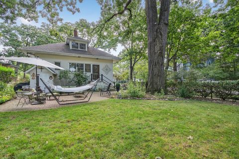Tiny photo for 102 Keystone Avenue, River Forest, IL 60305 (MLS # 12582263)