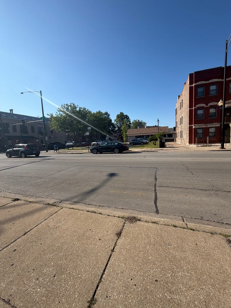 654 W 31st Street