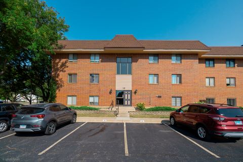 Photo of 10 E Fountainview Lane #1B, Lombard, IL 60148 (MLS # 12488258)