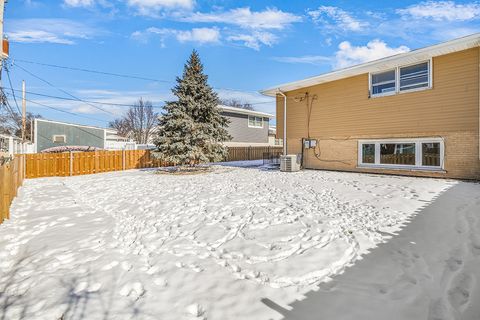 Tiny photo for 17374 Overhill Avenue, Tinley Park, IL 60477 (MLS # 12556343)