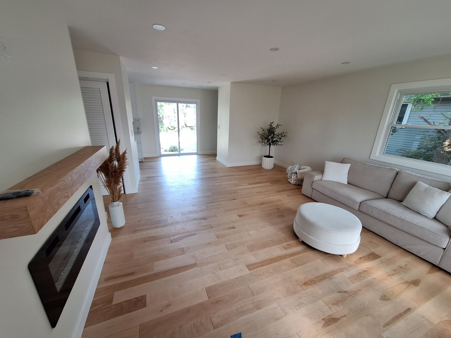 5841 Sunrise Avenue