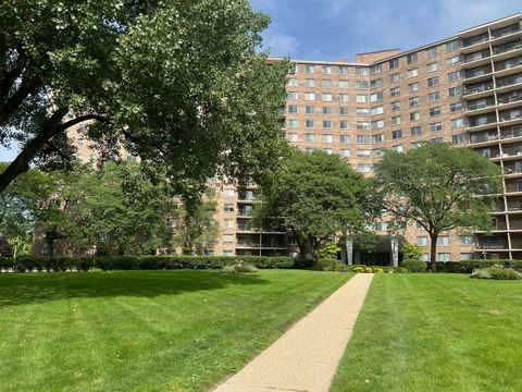 Tiny photo for 7141 N Kedzie Avenue #403, Chicago, IL 60645 (MLS # 12460313)