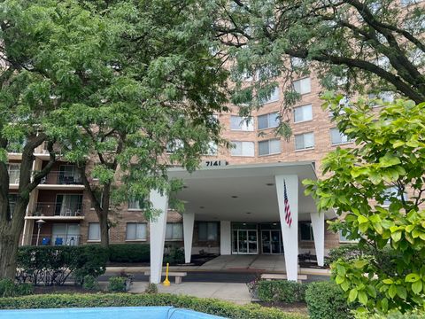 Tiny photo for 7141 N Kedzie Avenue #403, Chicago, IL 60645 (MLS # 12460313)