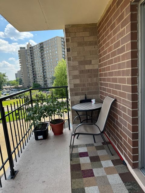 Tiny photo for 7141 N Kedzie Avenue #403, Chicago, IL 60645 (MLS # 12460313)