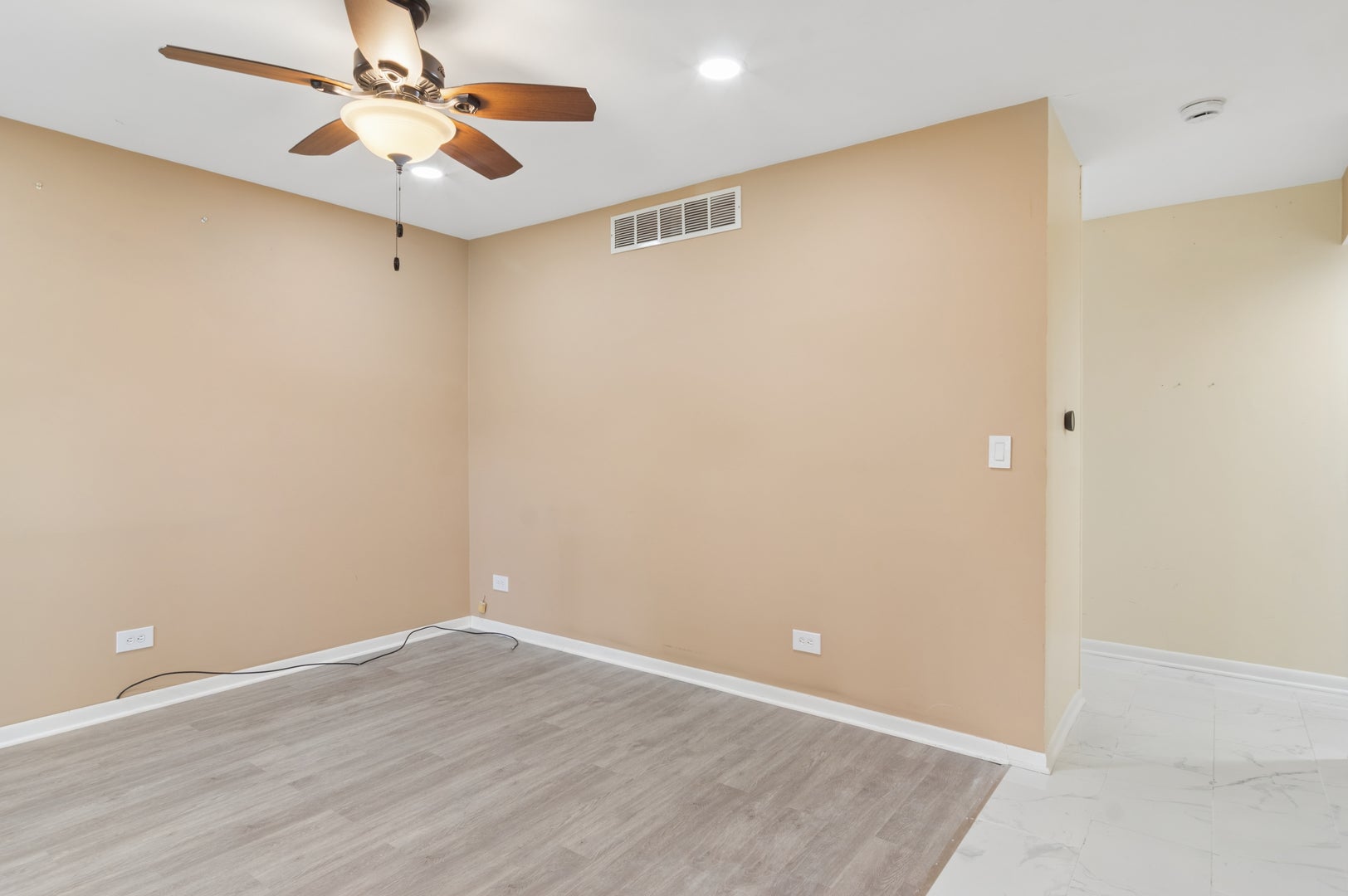 3062 KINGSTON Court