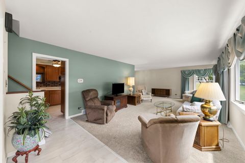 Tiny photo for 3S582 Behrs Circle Drive, Warrenville, IL 60555 (MLS # 12678733)