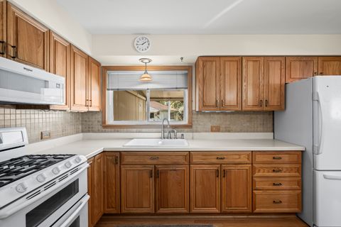 Tiny photo for 102 N Yates Lane, Mount Prospect, IL 60056 (MLS # 12499945)