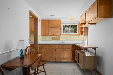 Tiny photo for 102 N Yates Lane, Mount Prospect, IL 60056 (MLS # 12499945)