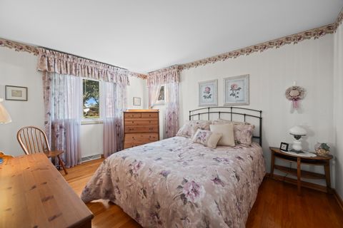 Tiny photo for 102 N Yates Lane, Mount Prospect, IL 60056 (MLS # 12499945)