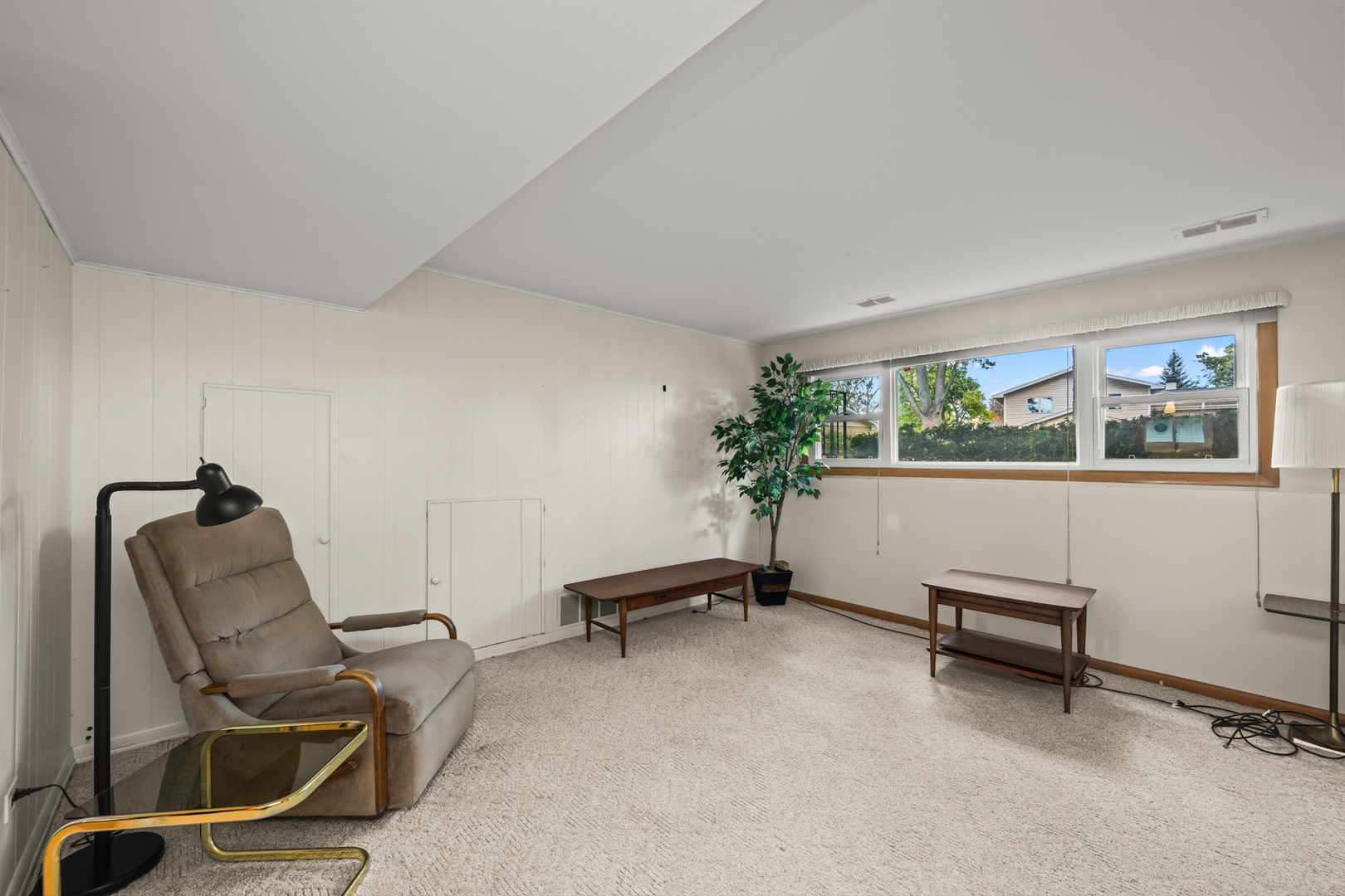 Mount Prospect, Illinois 60056, United States, 4 Bedrooms Bedrooms, ,2 BathroomsBathrooms,Residential,Contingent,233921